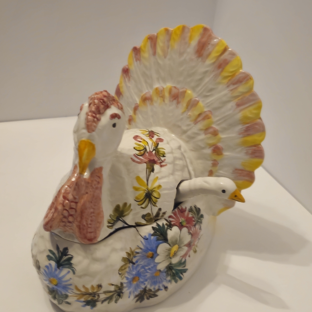 Turkey Gravy Tureen with Laddle Thanksgiving Rare No brand approximately 7" long